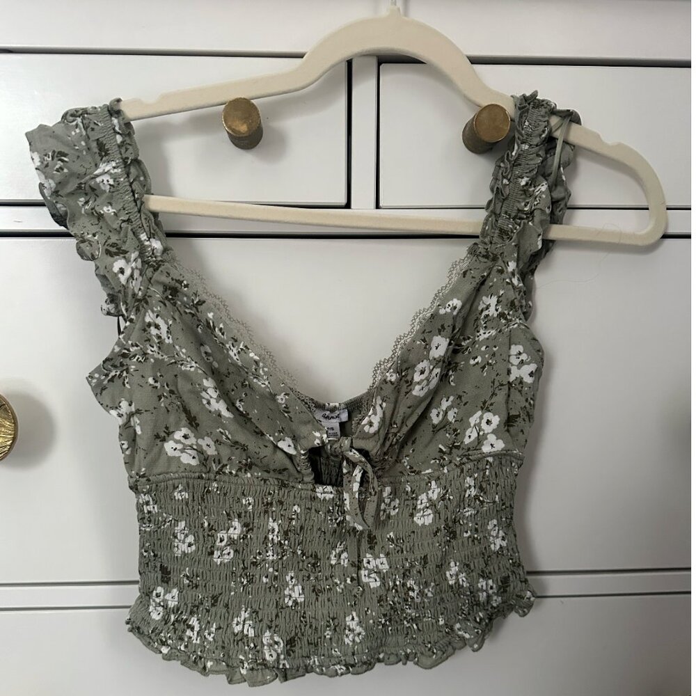 Fun and flirty GARAGE halter - savannah smocked puff sleeve Size Small - NWT